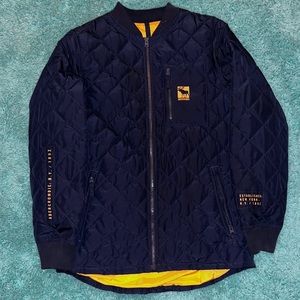 Abercrombie Kids Boys Navy Blue puffer coat size 15/16. Like new!!!